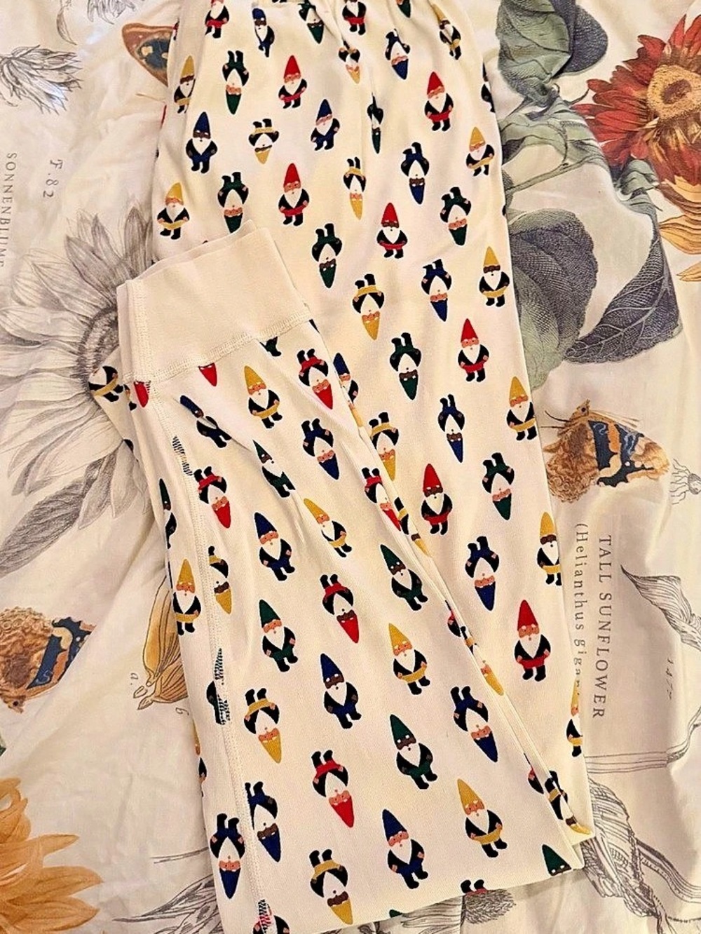 Hanna Anderson Gnome Print Cotton Top in Cream pajama pants Size Large Like New